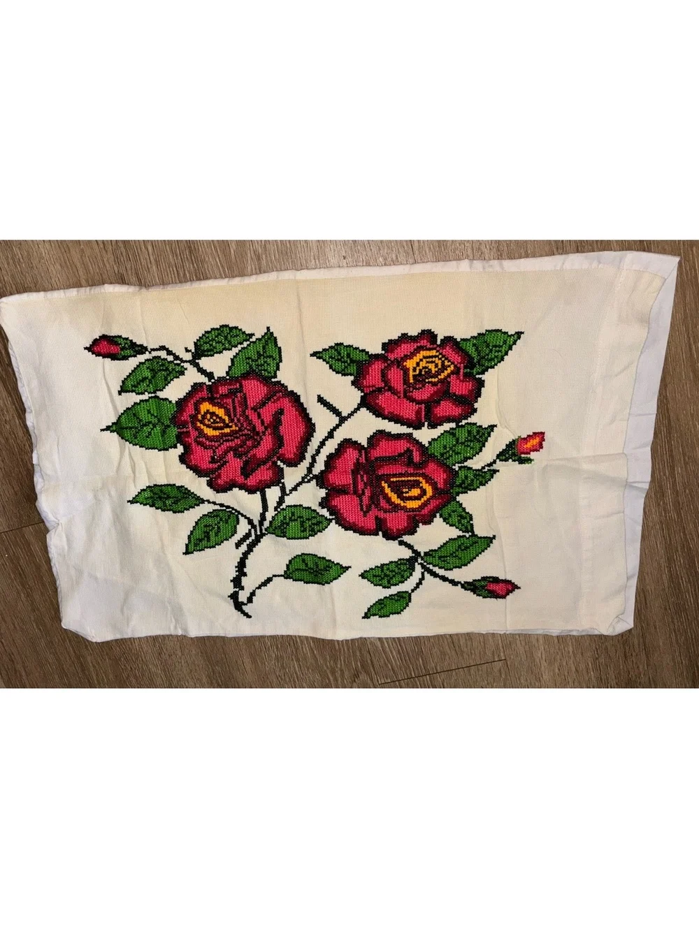 VTG Hand cross stitch pillowcase Roses Needlework 24” d65